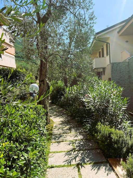 Apartamento Ulivi Beth'S House Brenzone sul Garda Exterior foto